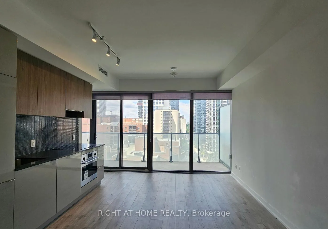 Photo 18 of Unit 1502, 161 Roehampton Avenue, Toronto, Mount Pleasant West — HOMEH