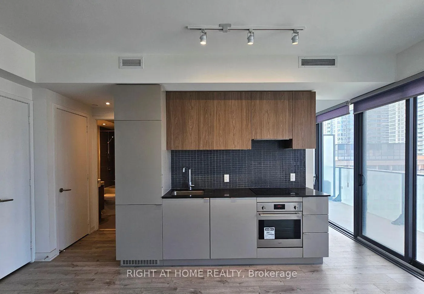 Photo 19 of Unit 1502, 161 Roehampton Avenue, Toronto, Mount Pleasant West — HOMEH