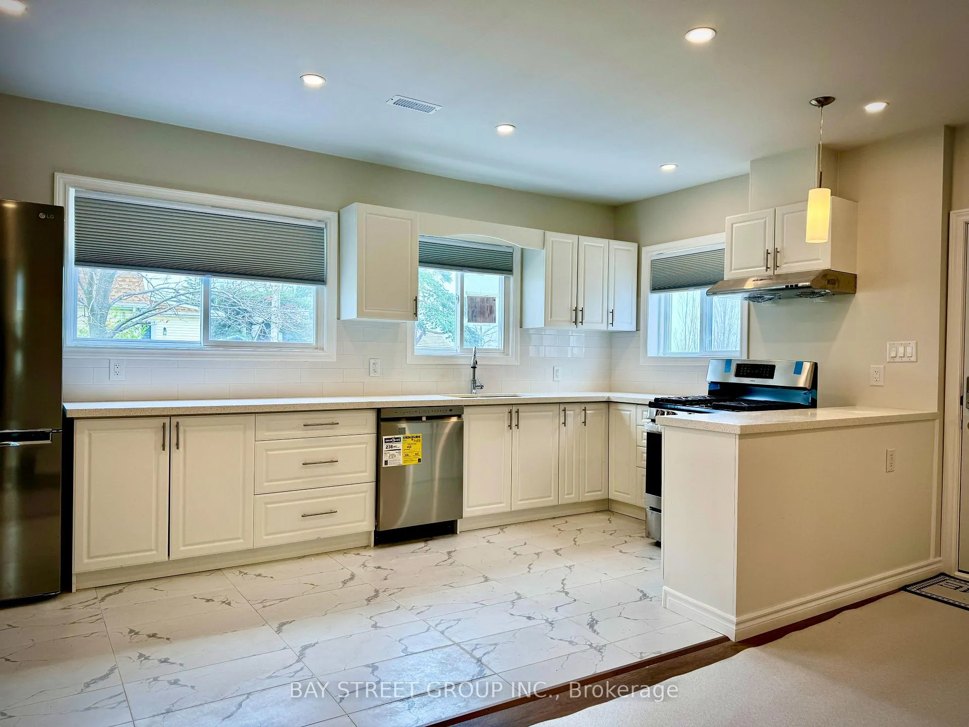 Photo 3 of Unit 101, 831 Beach Boulevard, Hamilton, Hamilton Beach — HOMEH