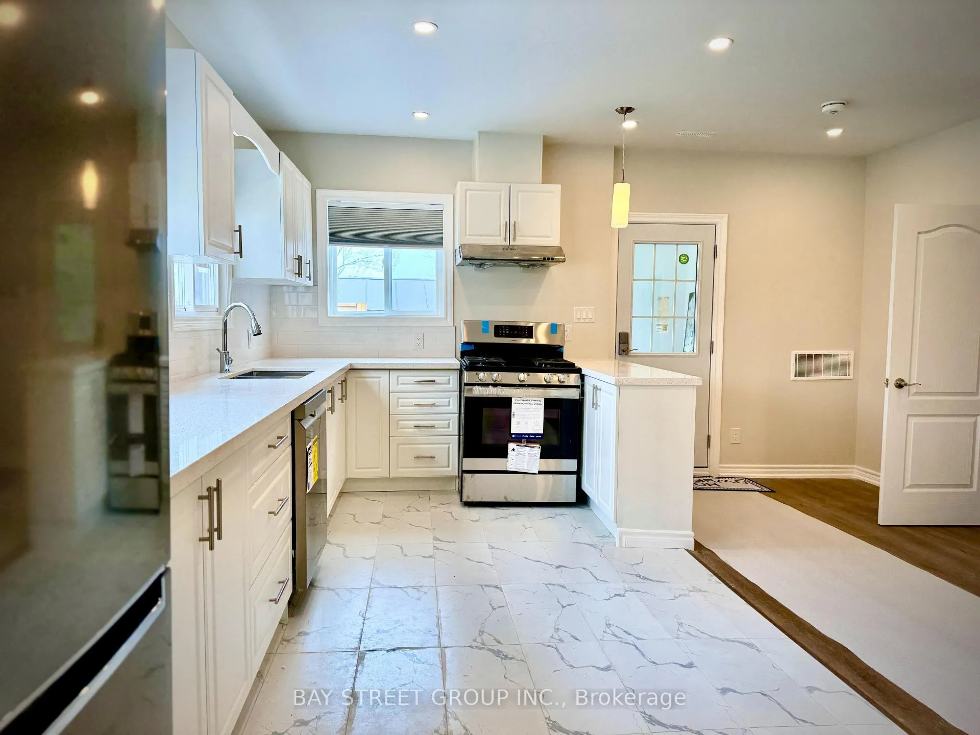 Photo 4 of Unit 101, 831 Beach Boulevard, Hamilton, Hamilton Beach — HOMEH