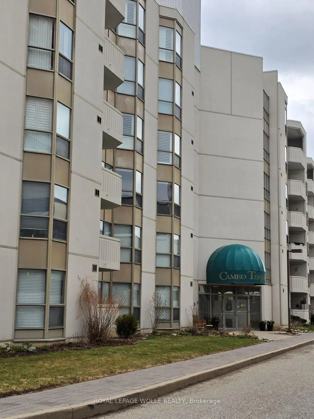 Photo of Unit 204, 3267 King Street E