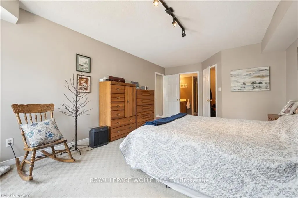 Photo 17 of Unit 204, 3267 King Street E, Kitchener, Chicopee/Freeport — HOMEH