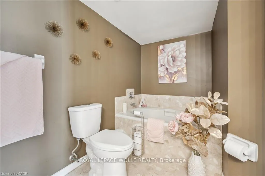Photo 18 of Unit 204, 3267 King Street E, Kitchener, Chicopee/Freeport — HOMEH