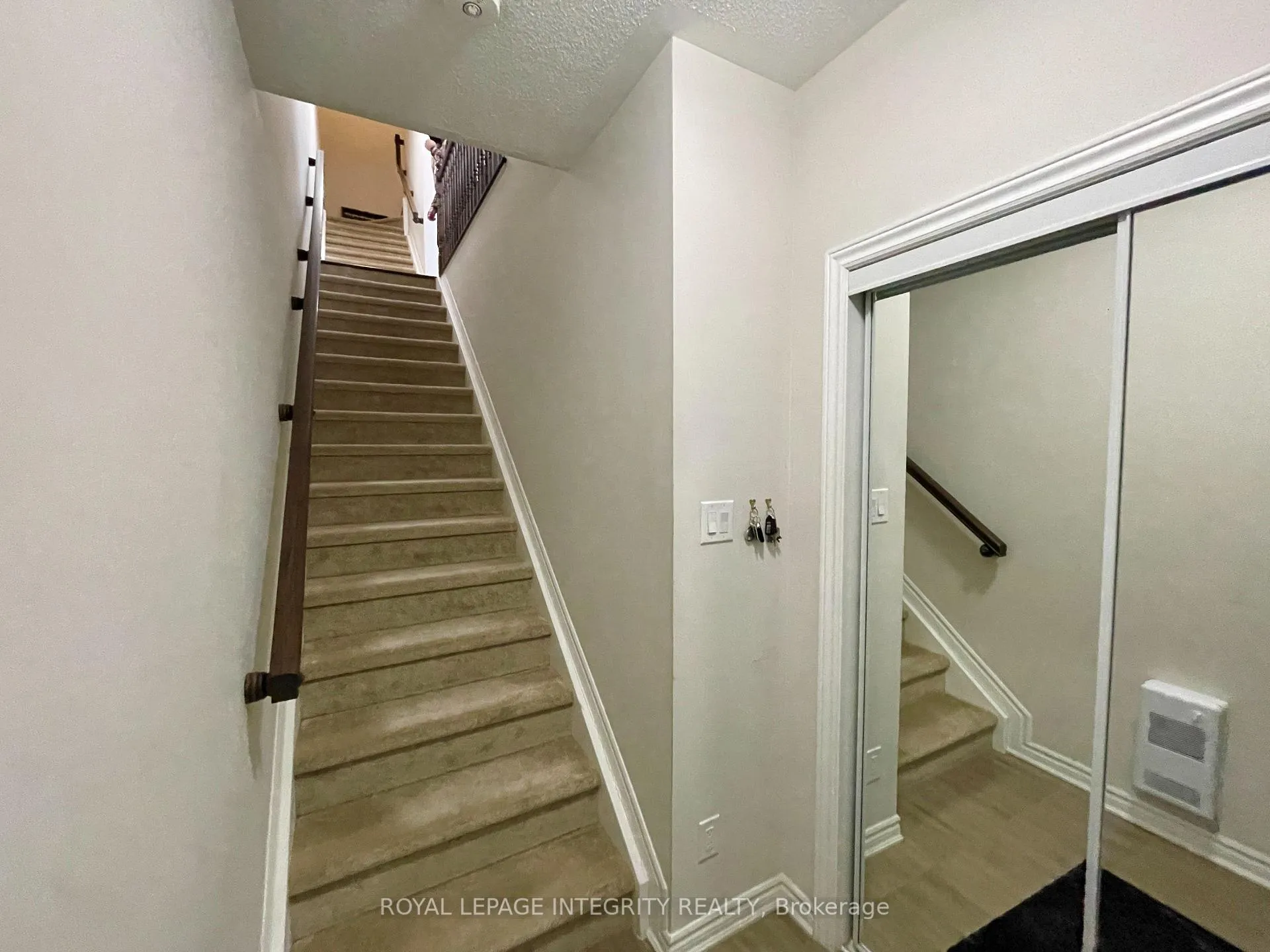 Photo 4 of Unit 96, 418 Lapland Private, Ottawa, Kanata - Emerald Meadows/Trailwest — HOMEH