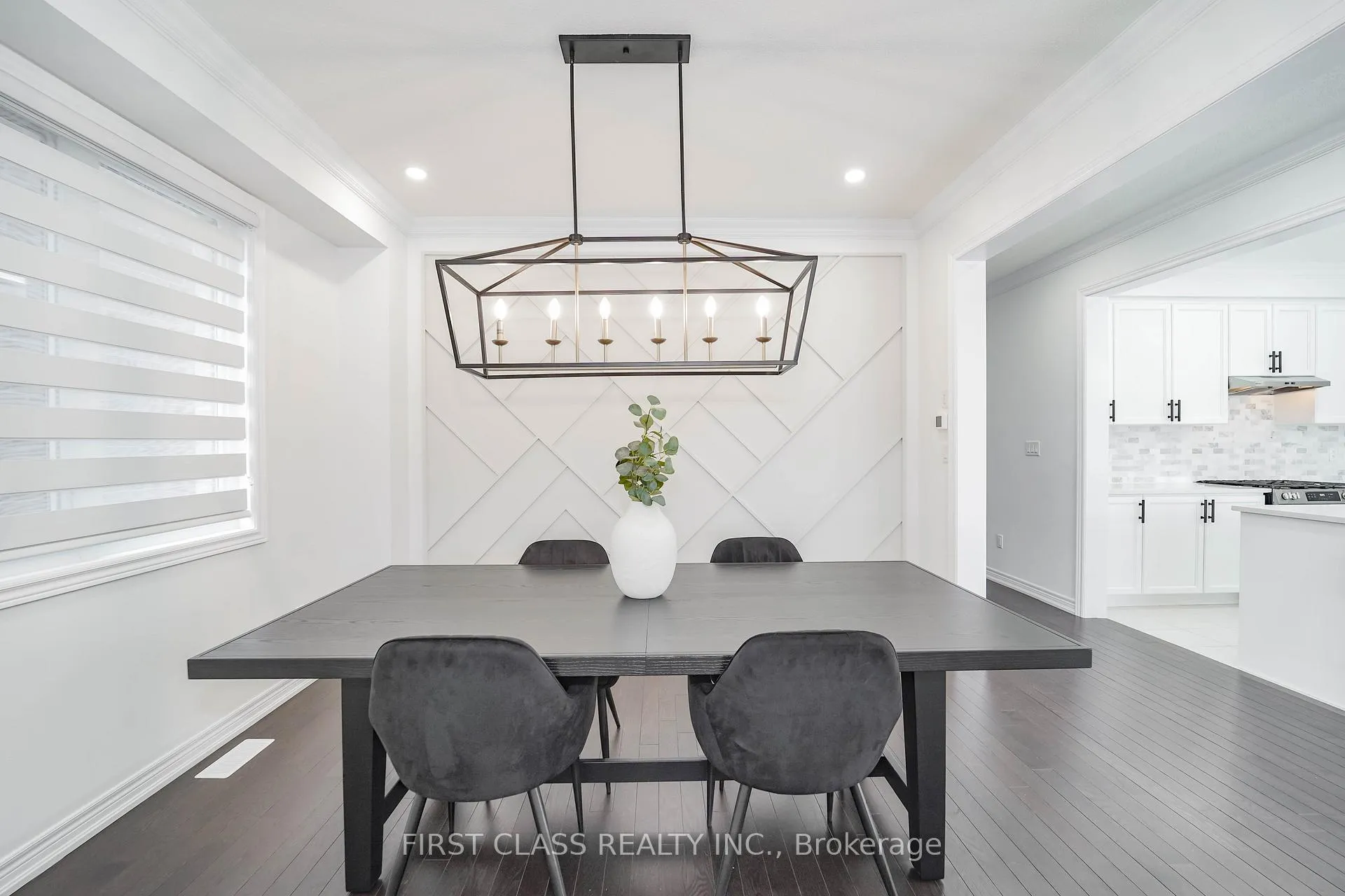 Photo 8 of 101 Thicketwood Avenue, Barrie, Rural Barrie Southeast — HOMEH