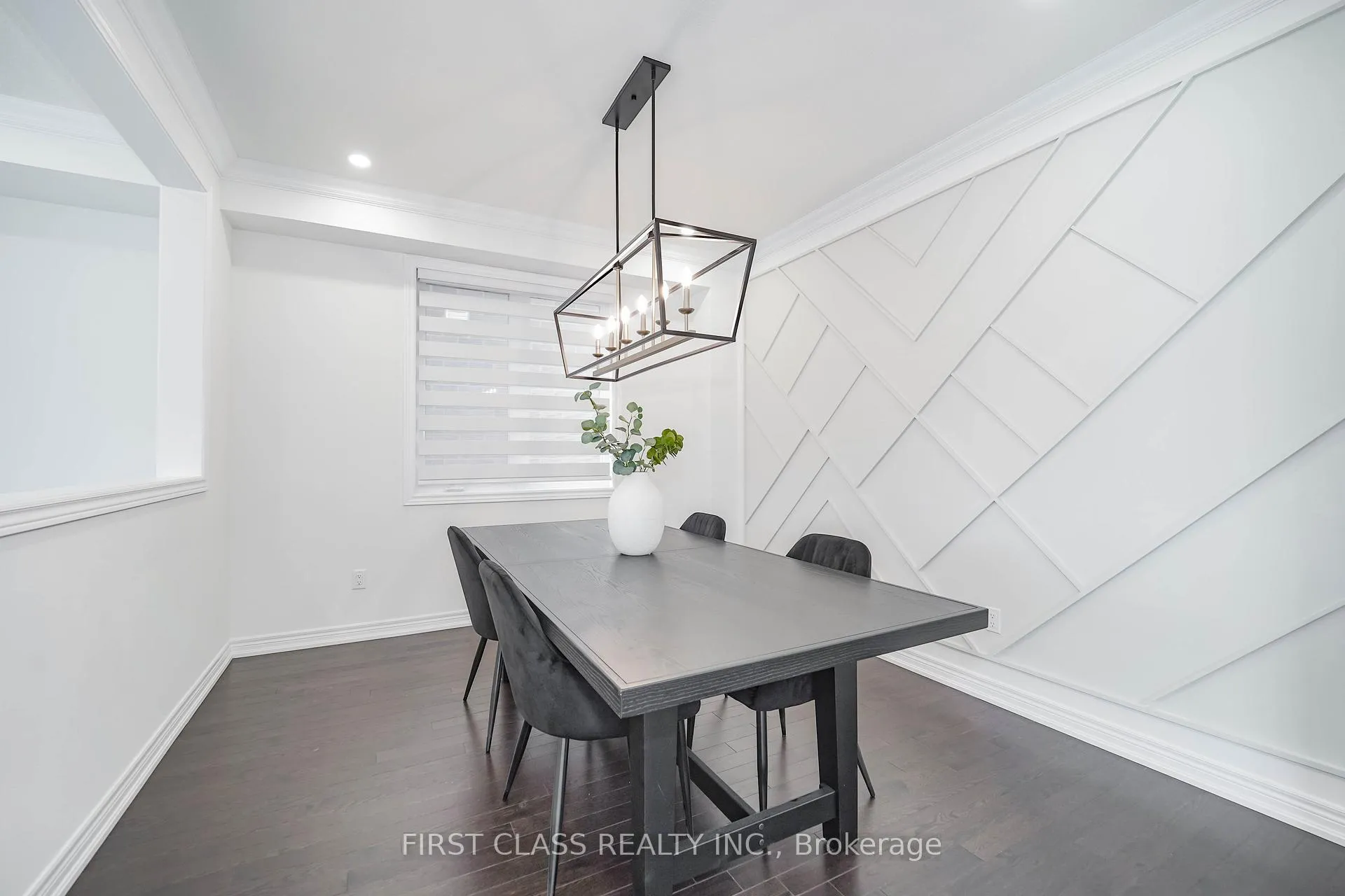 Photo 9 of 101 Thicketwood Avenue, Barrie, Rural Barrie Southeast — HOMEH
