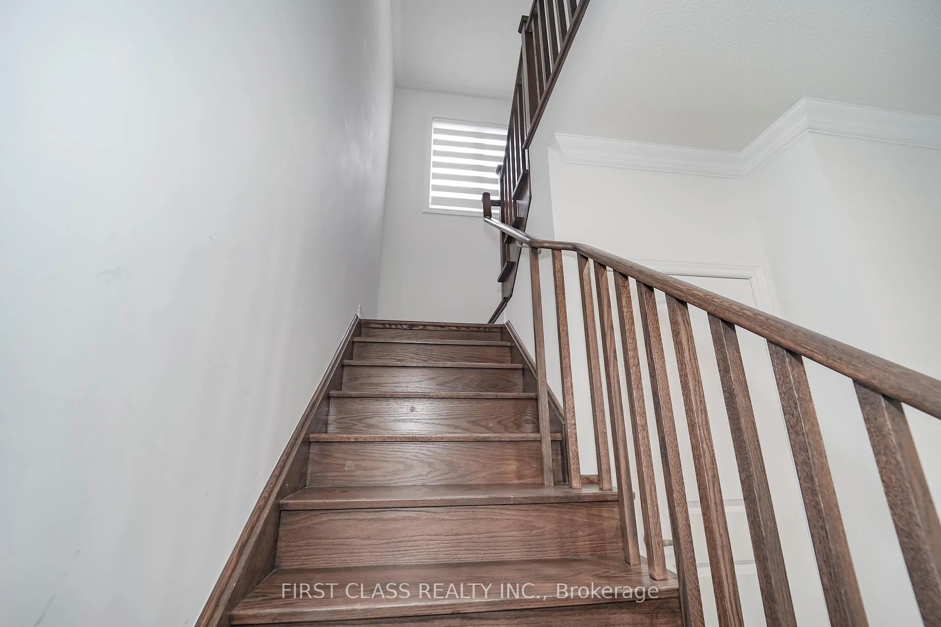 Photo 11 of 101 Thicketwood Avenue, Barrie, Rural Barrie Southeast — HOMEH