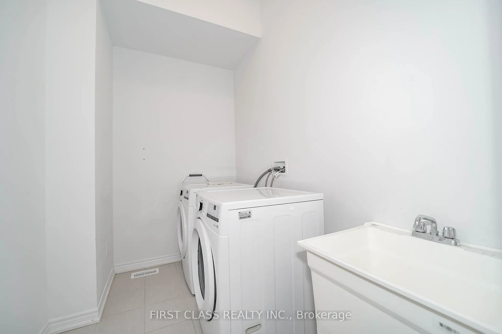 Photo 31 of 101 Thicketwood Avenue, Barrie, Rural Barrie Southeast — HOMEH