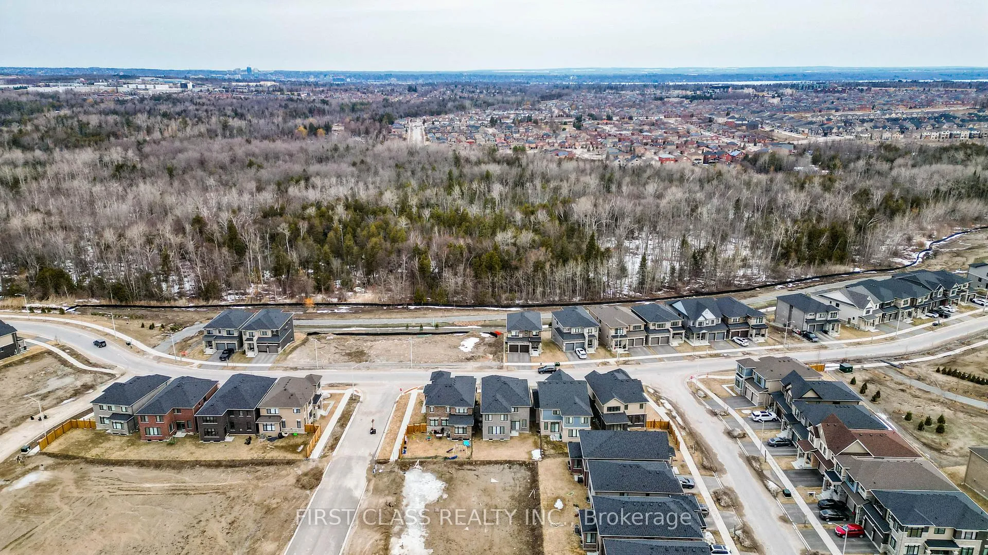 Photo 43 of 101 Thicketwood Avenue, Barrie, Rural Barrie Southeast — HOMEH