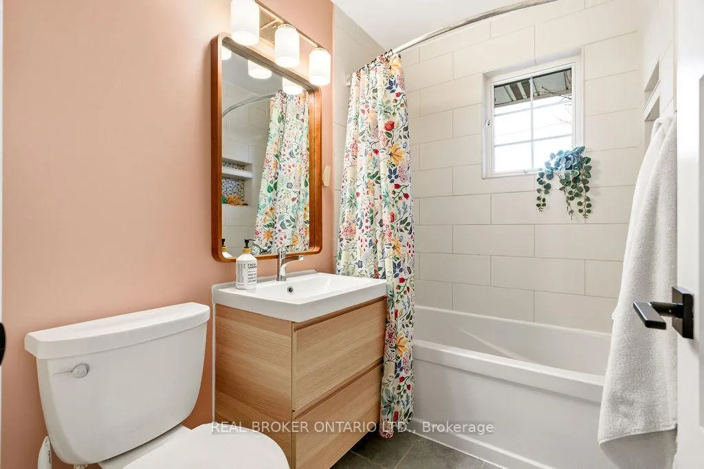 Photo 16 of 2086 Blossom Drive, Ottawa, Applewood Acres — HOMEH