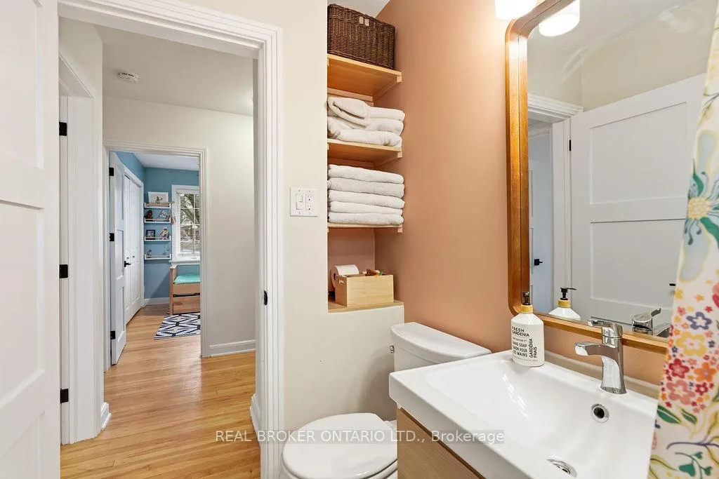Photo 17 of 2086 Blossom Drive, Ottawa, Applewood Acres — HOMEH