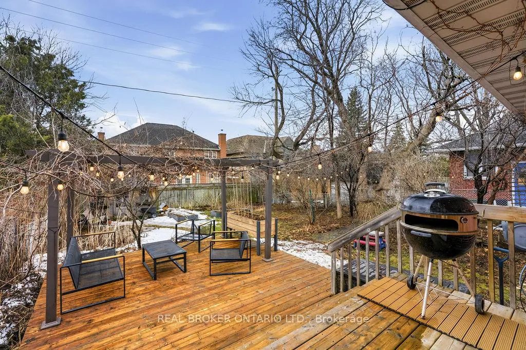 Photo 31 of 2086 Blossom Drive, Ottawa, Applewood Acres — HOMEH