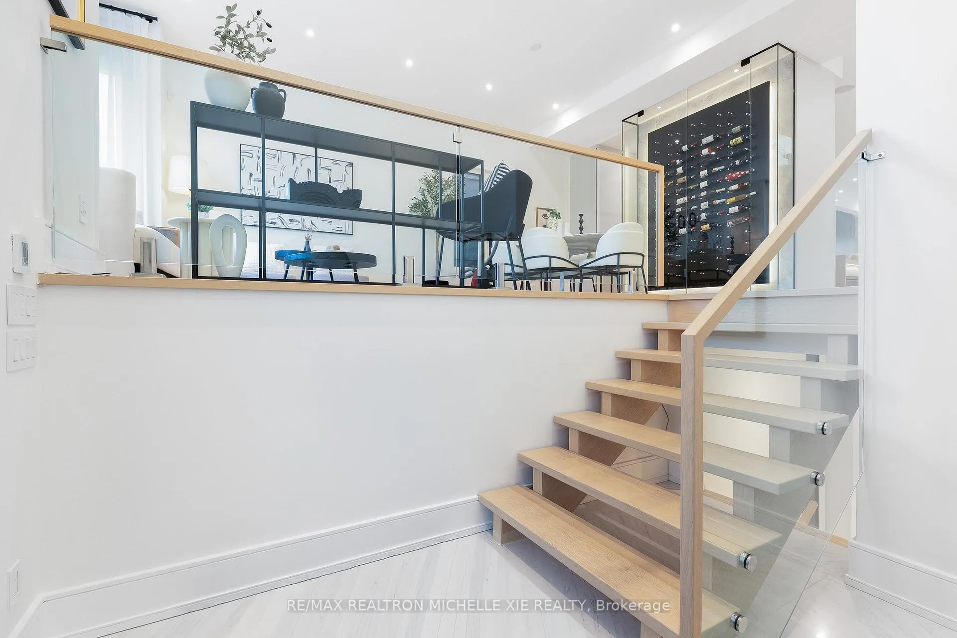 Photo 4 of 132 Duplex Avenue, Toronto, Yonge-Eglinton — HOMEH