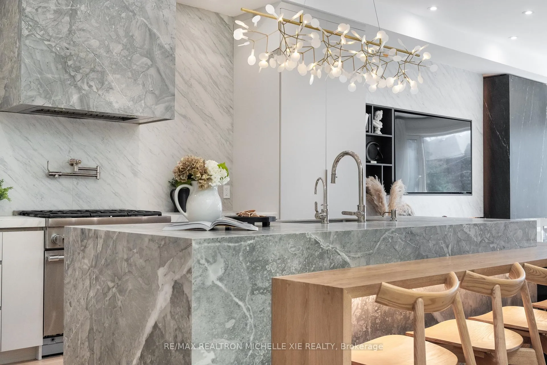 Photo 9 of 132 Duplex Avenue, Toronto, Yonge-Eglinton — HOMEH