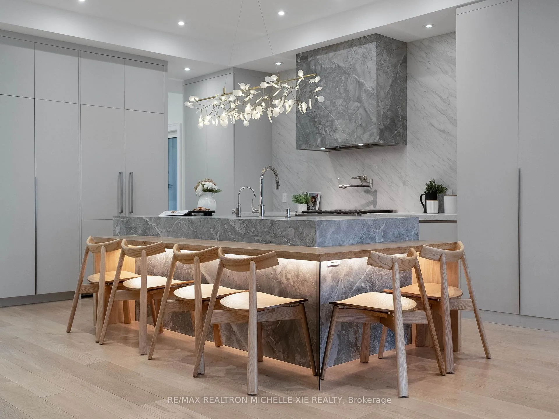 Photo 11 of 132 Duplex Avenue, Toronto, Yonge-Eglinton — HOMEH