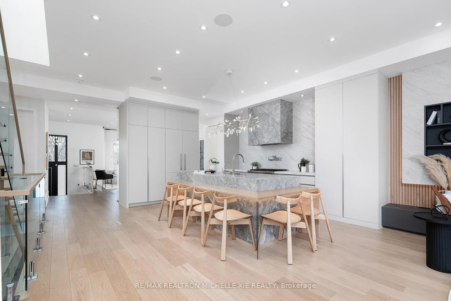 Photo 13 of 132 Duplex Avenue, Toronto, Yonge-Eglinton — HOMEH