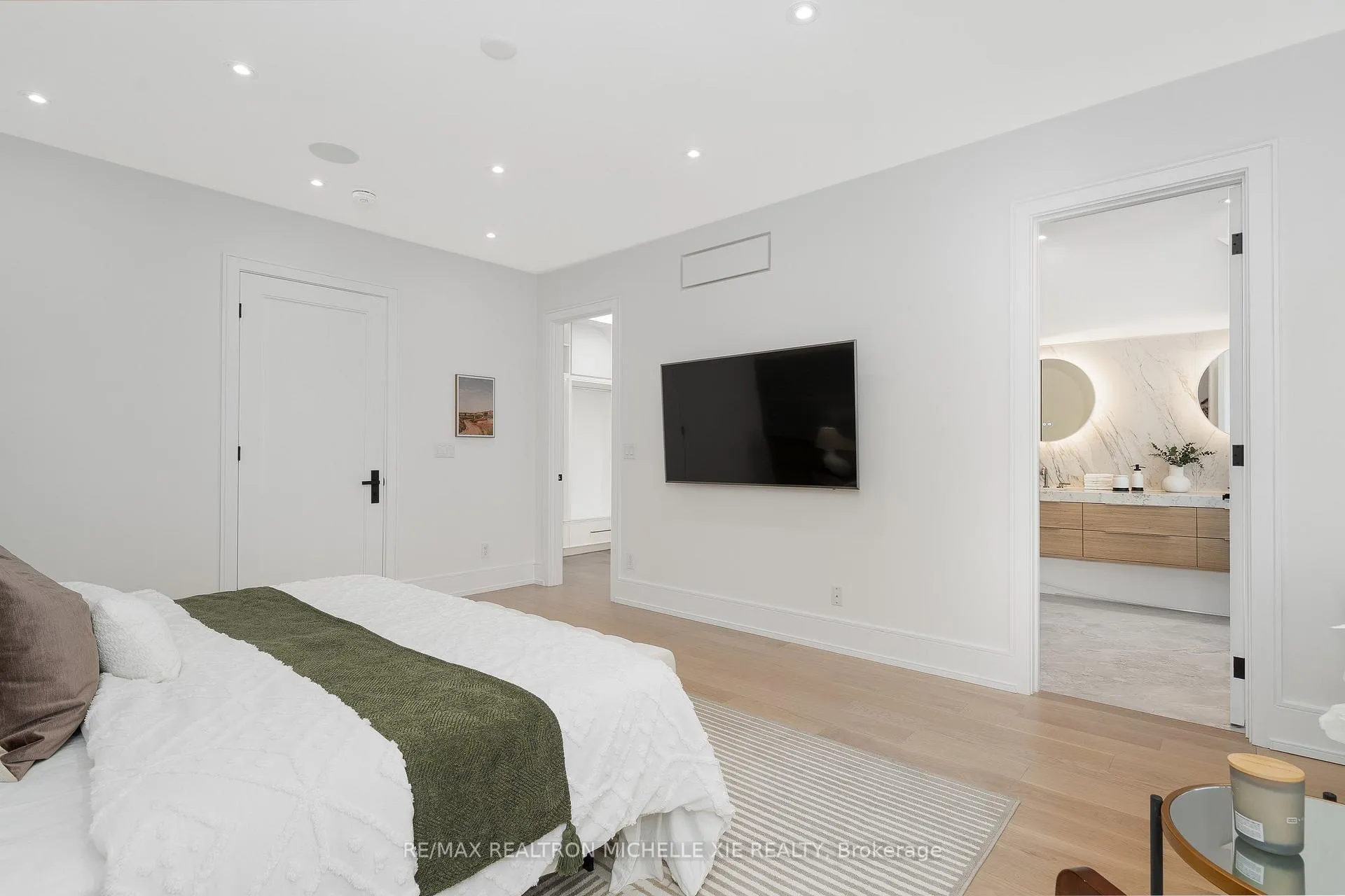 Photo 27 of 132 Duplex Avenue, Toronto, Yonge-Eglinton — HOMEH