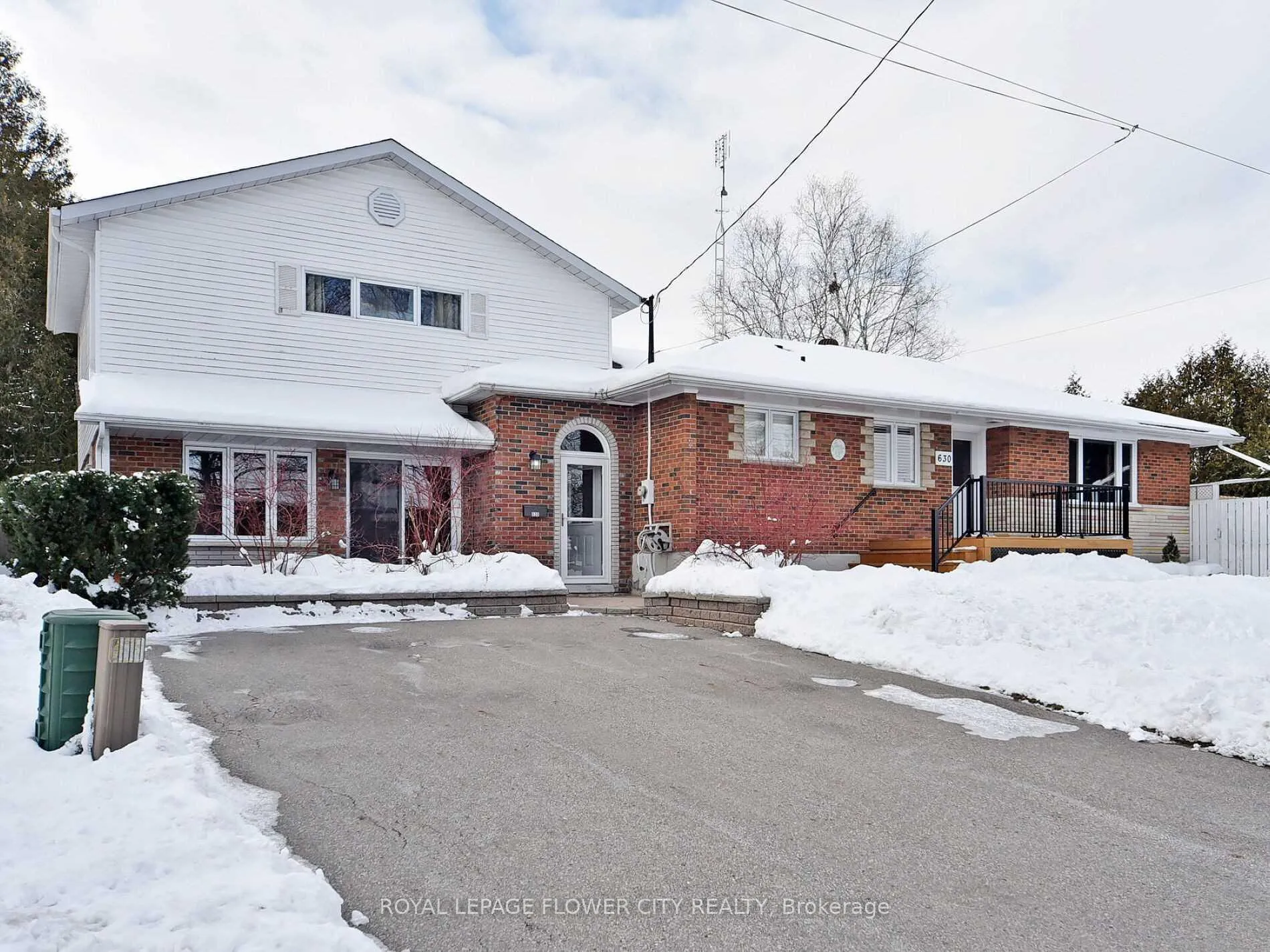 Front of Unit 2, 630 Wychwood Street