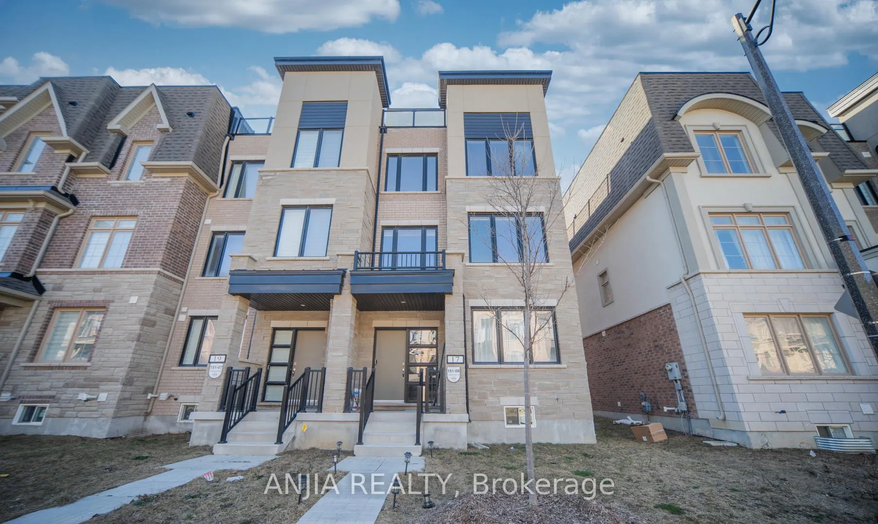 Photo 4 of 17 William Shearn Crescent S, Markham, Angus Glen — HOMEH
