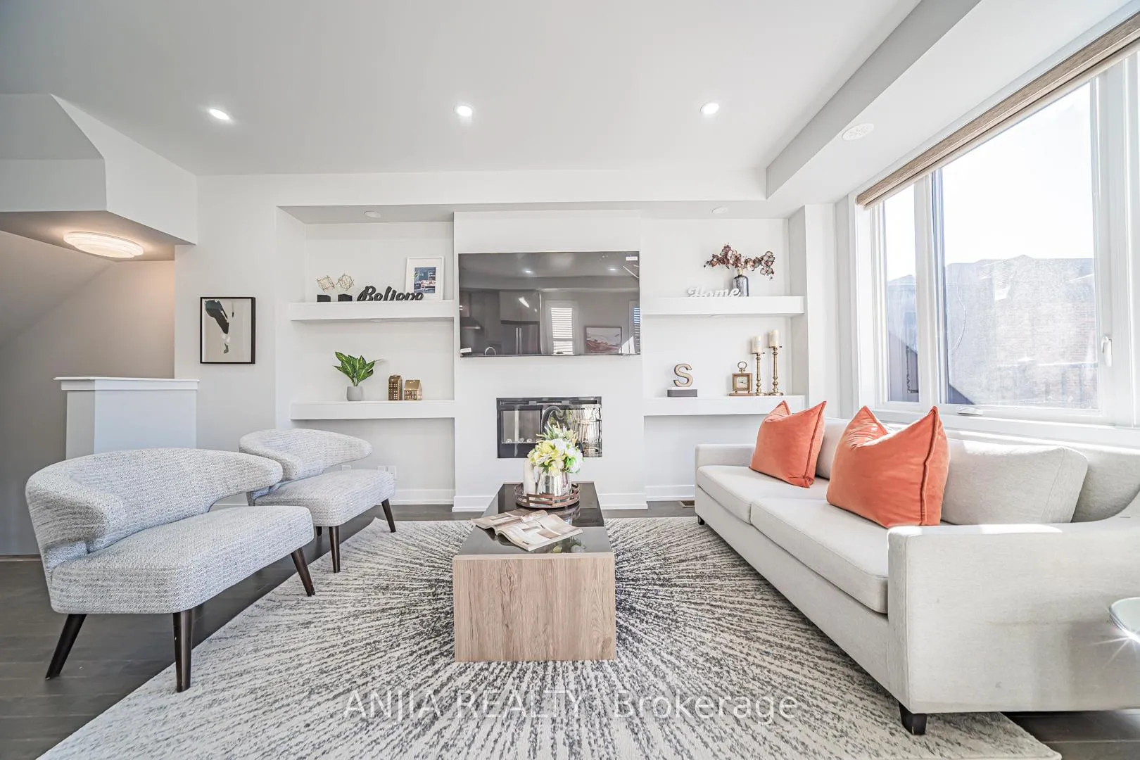 Photo 8 of 17 William Shearn Crescent S, Markham, Angus Glen — HOMEH