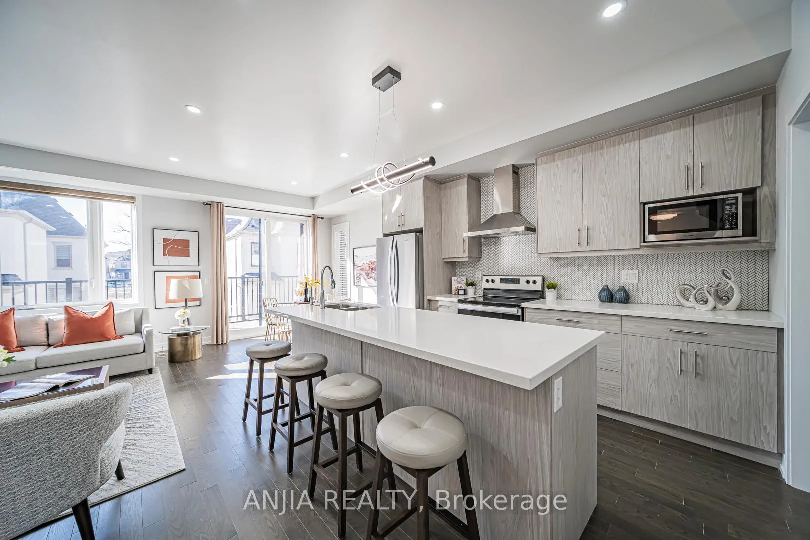 Photo 9 of 17 William Shearn Crescent S, Markham, Angus Glen — HOMEH