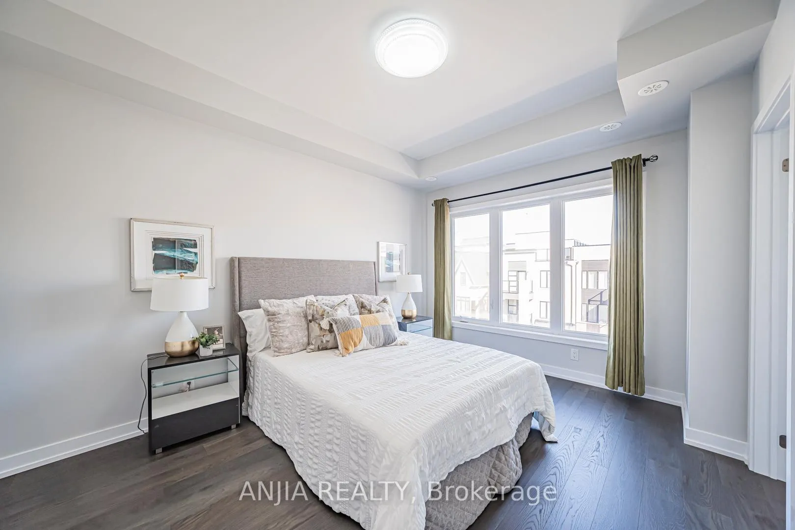 Photo 14 of 17 William Shearn Crescent S, Markham, Angus Glen — HOMEH
