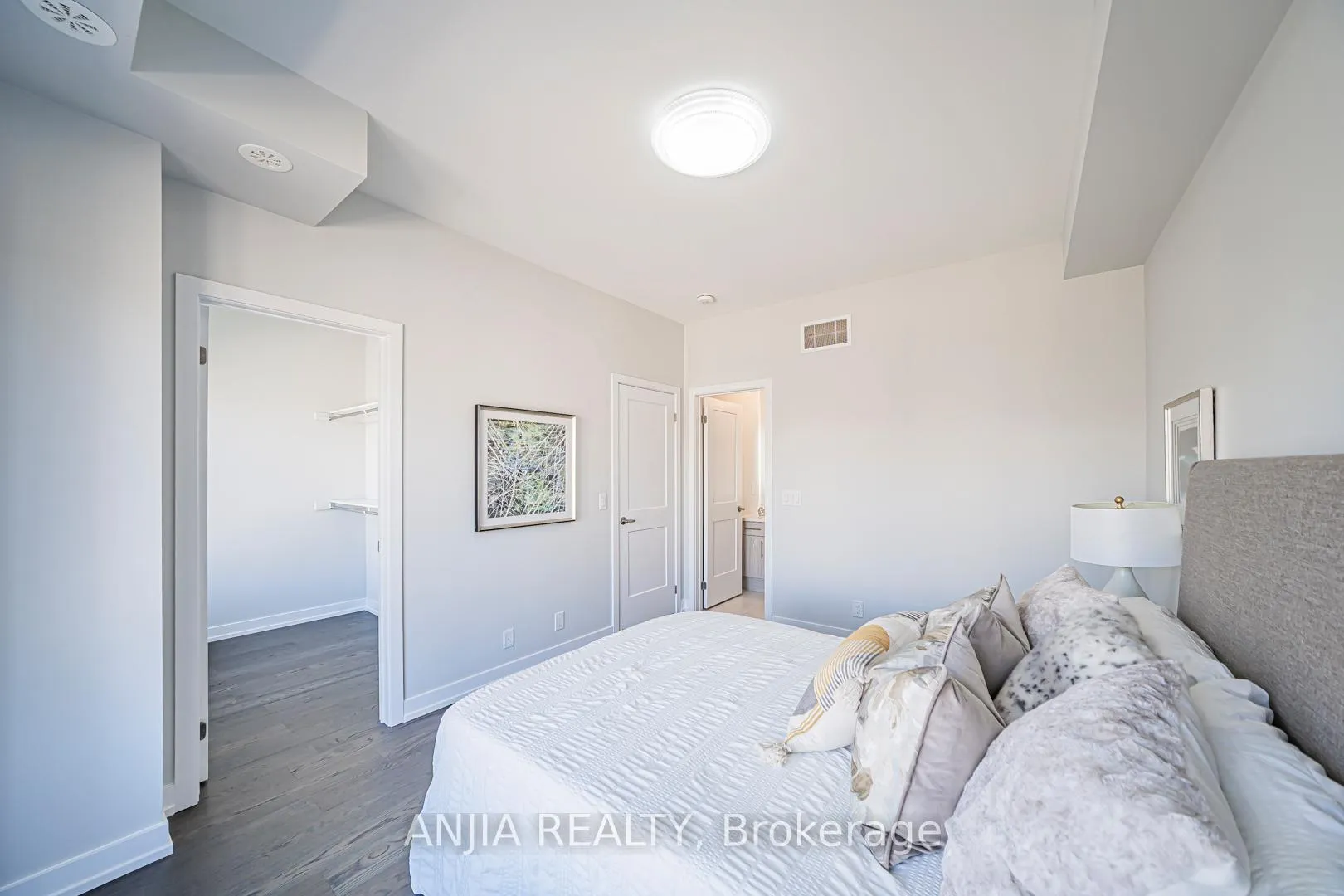 Photo 15 of 17 William Shearn Crescent S, Markham, Angus Glen — HOMEH