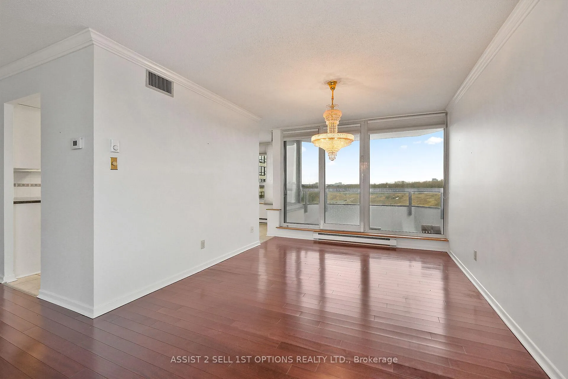 Photo 10 of Unit 807, 1500 Riverside Drive, Ottawa, Riverview Park — HOMEH