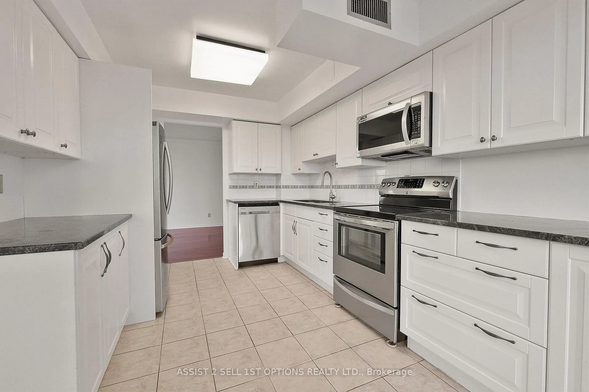 Photo 14 of Unit 807, 1500 Riverside Drive, Ottawa, Riverview Park — HOMEH