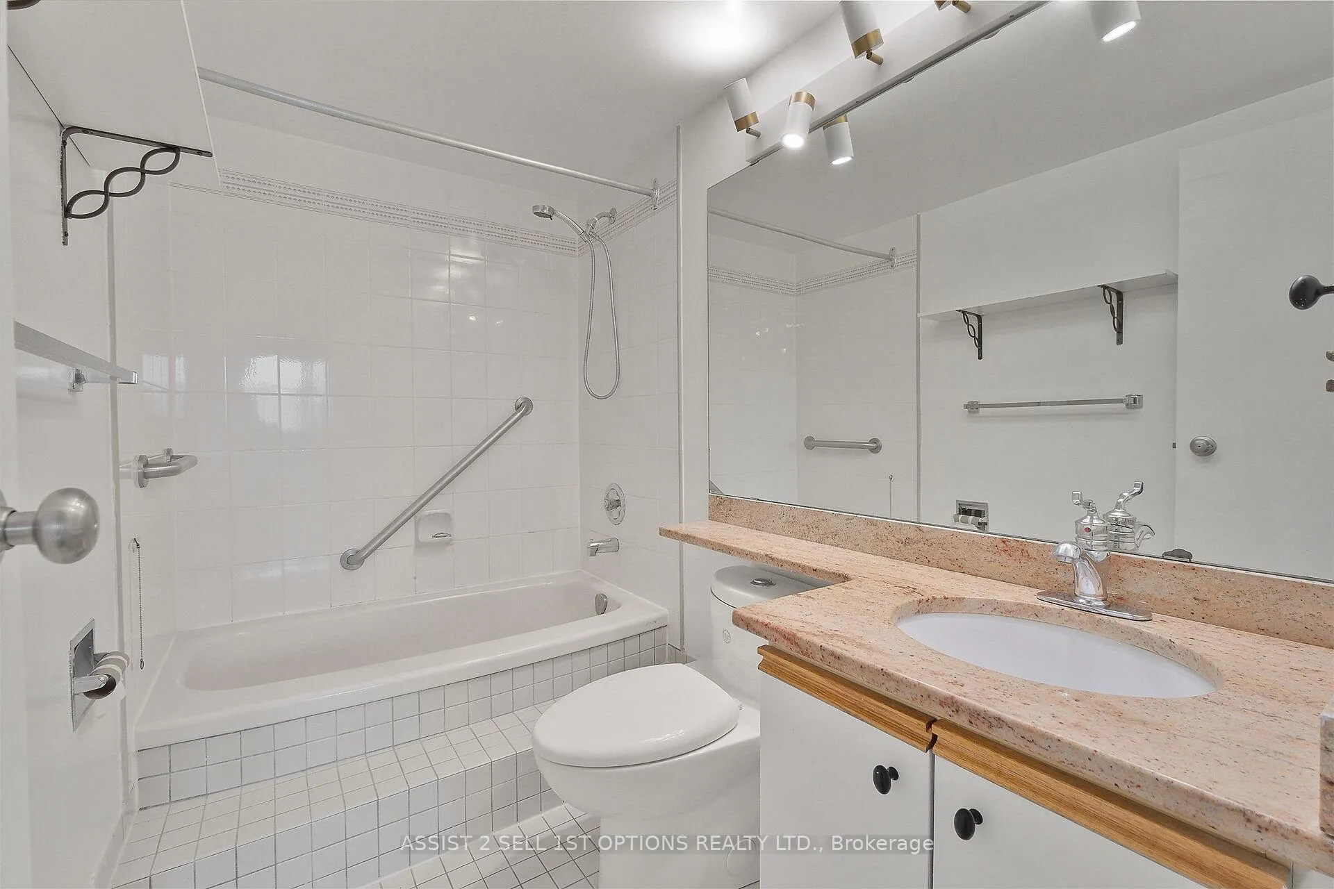 Photo 21 of Unit 807, 1500 Riverside Drive, Ottawa, Riverview Park — HOMEH