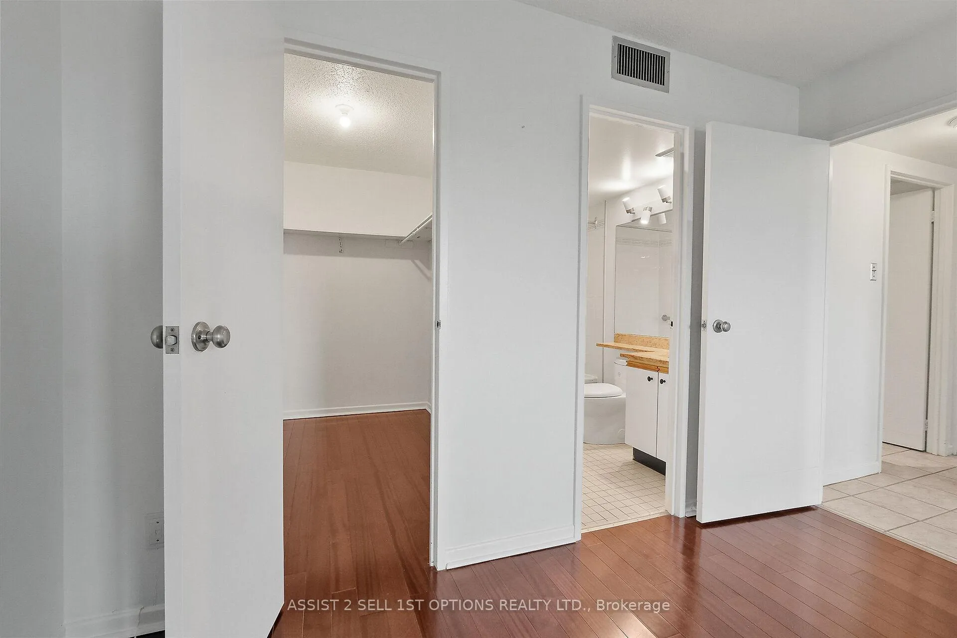 Photo 23 of Unit 807, 1500 Riverside Drive, Ottawa, Riverview Park — HOMEH