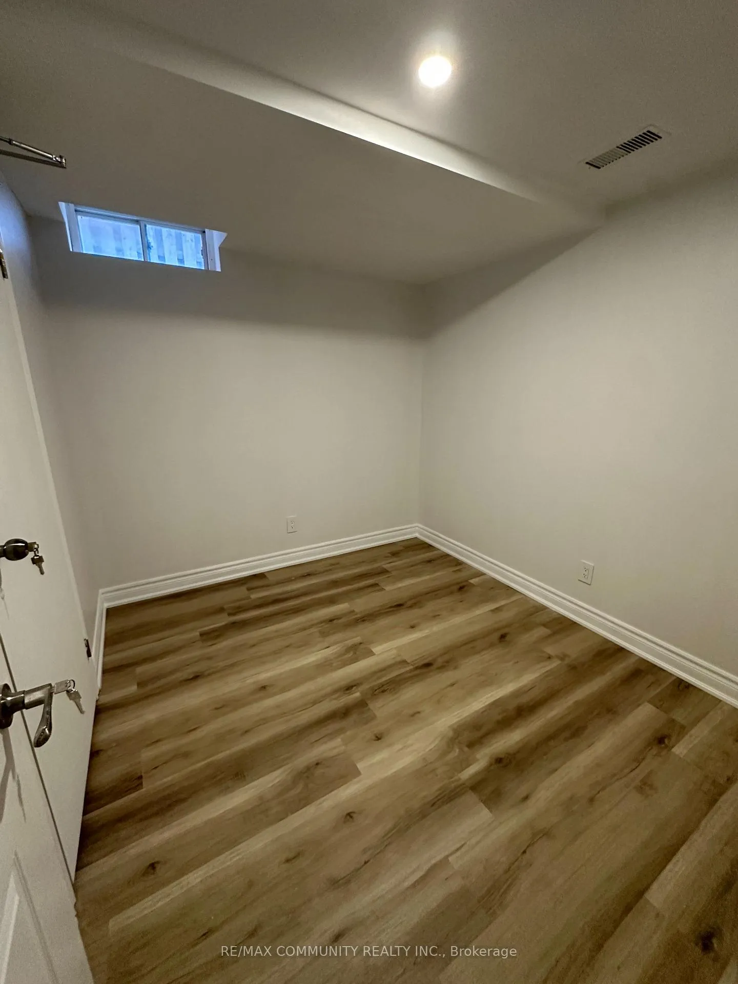 Photo 9 of Unit BASEMENT, 12 Ball Crescent, Whitby, Williamsburg — HOMEH