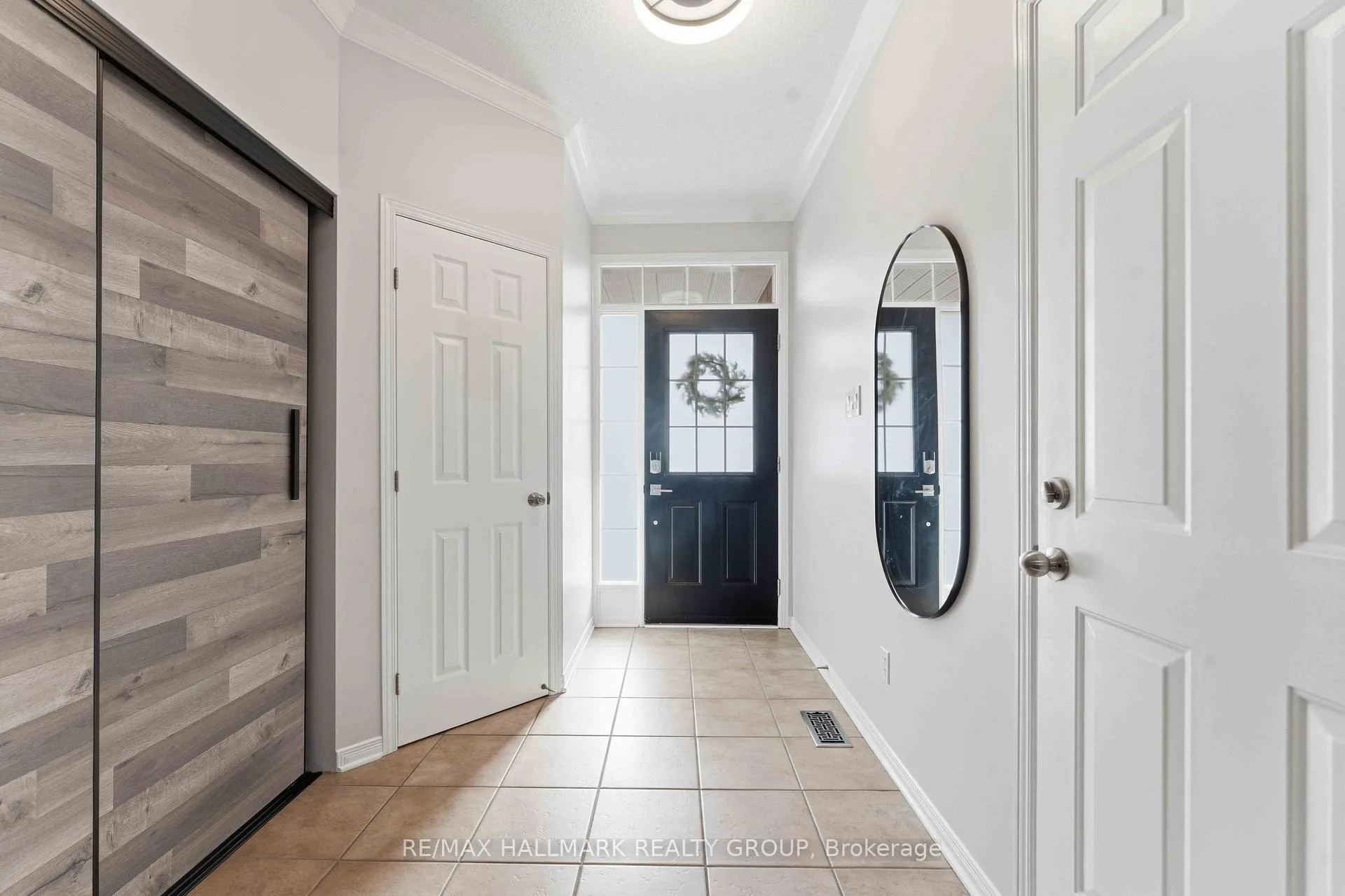 Photo 2 of 2034 Winsome Terrace, Ottawa, Fallingbrook/Gardenway South — HOMEH