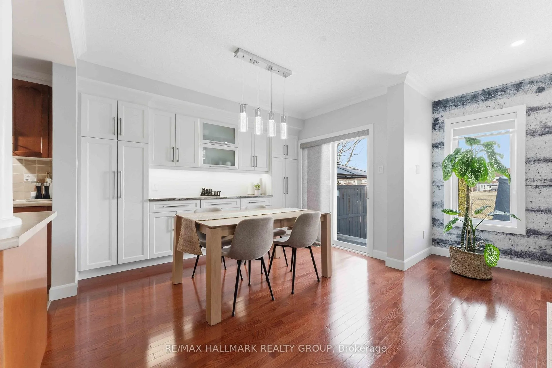 Photo 13 of 2034 Winsome Terrace, Ottawa, Fallingbrook/Gardenway South — HOMEH