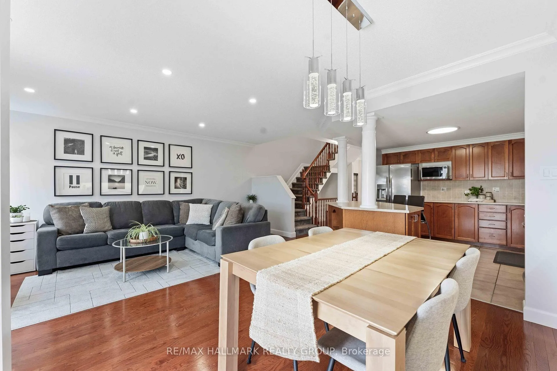 Photo 14 of 2034 Winsome Terrace, Ottawa, Fallingbrook/Gardenway South — HOMEH