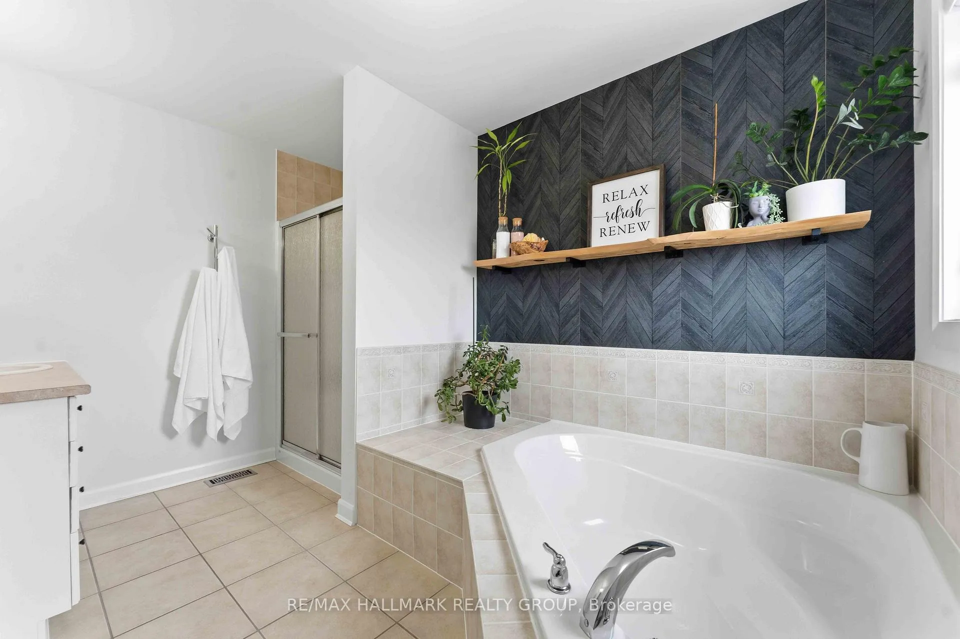 Photo 29 of 2034 Winsome Terrace, Ottawa, Fallingbrook/Gardenway South — HOMEH