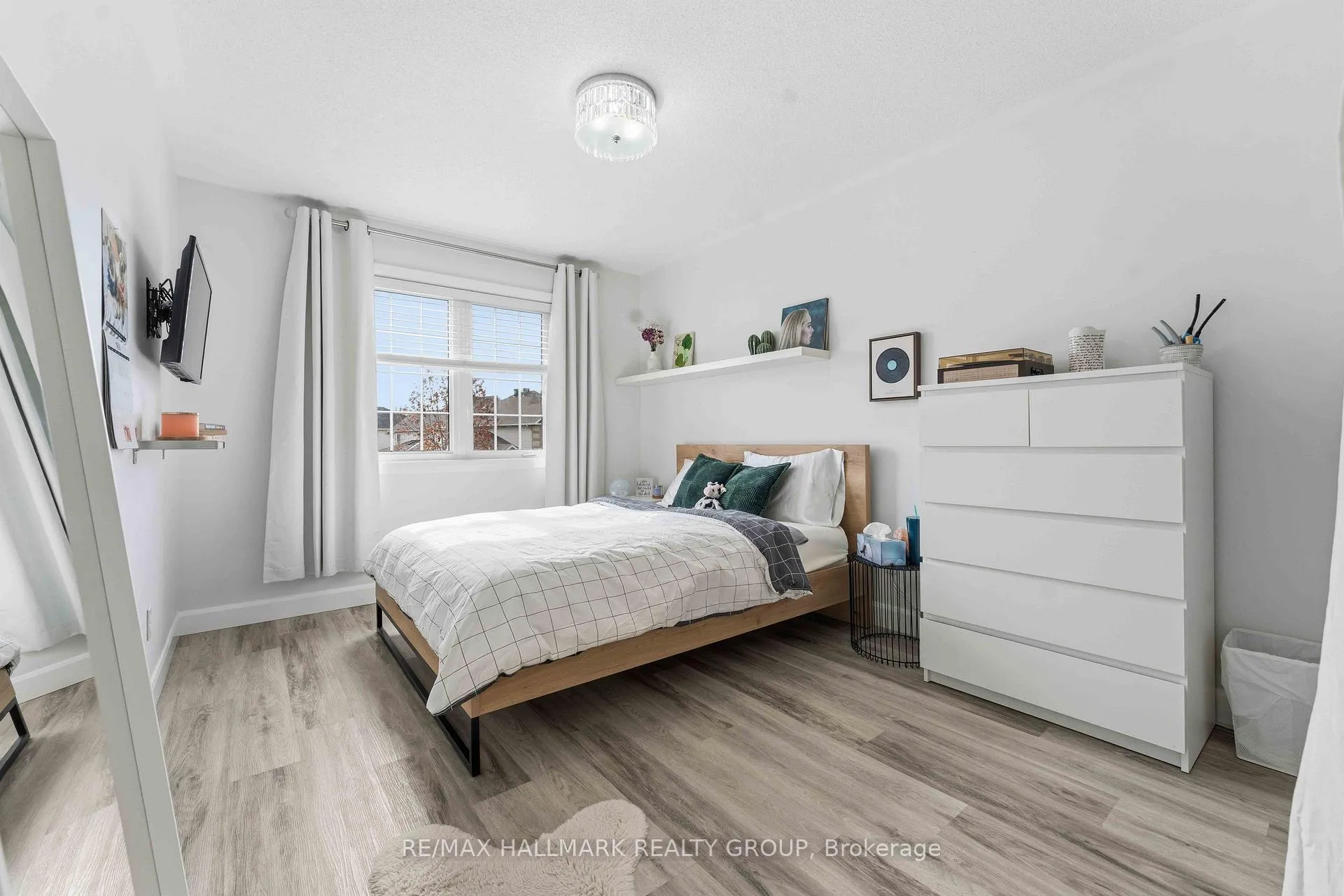Photo 31 of 2034 Winsome Terrace, Ottawa, Fallingbrook/Gardenway South — HOMEH