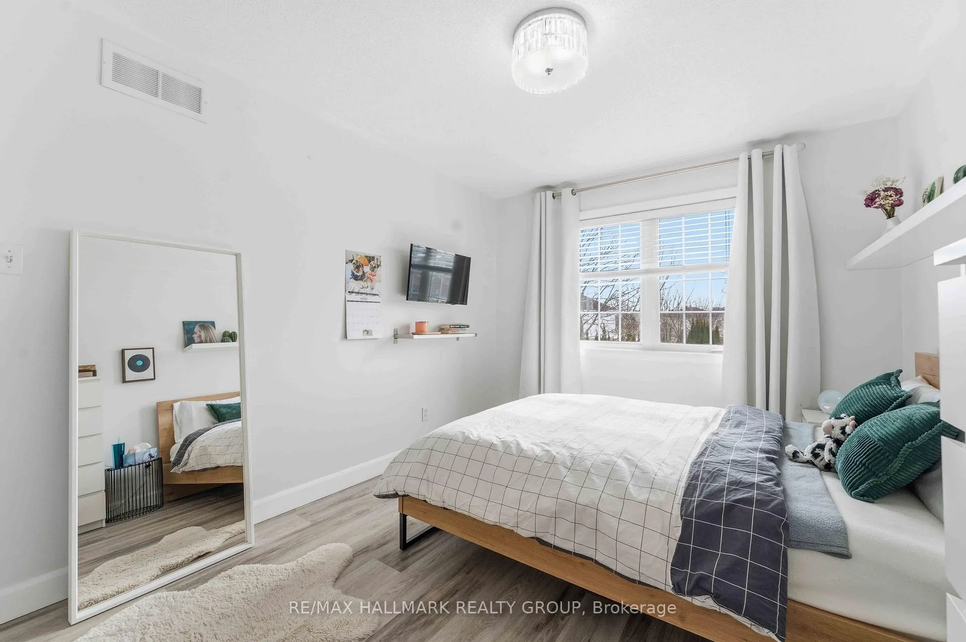 Photo 32 of 2034 Winsome Terrace, Ottawa, Fallingbrook/Gardenway South — HOMEH
