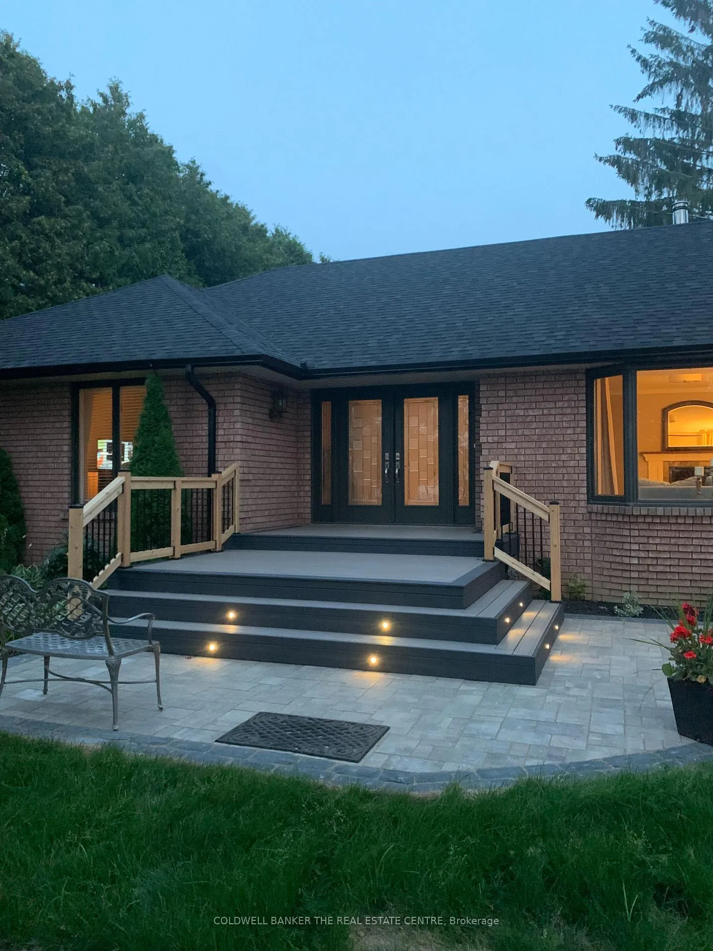 Photo 6 of 567 Lake Drive E, Georgina, Historic Lakeshore Communities — HOMEH