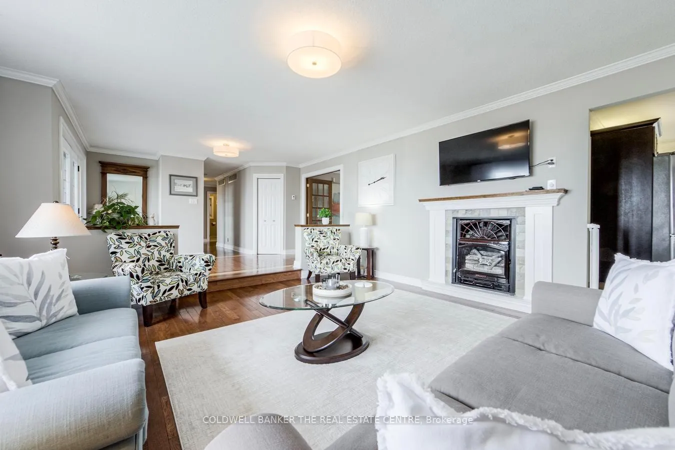 Photo 8 of 567 Lake Drive E, Georgina, Historic Lakeshore Communities — HOMEH