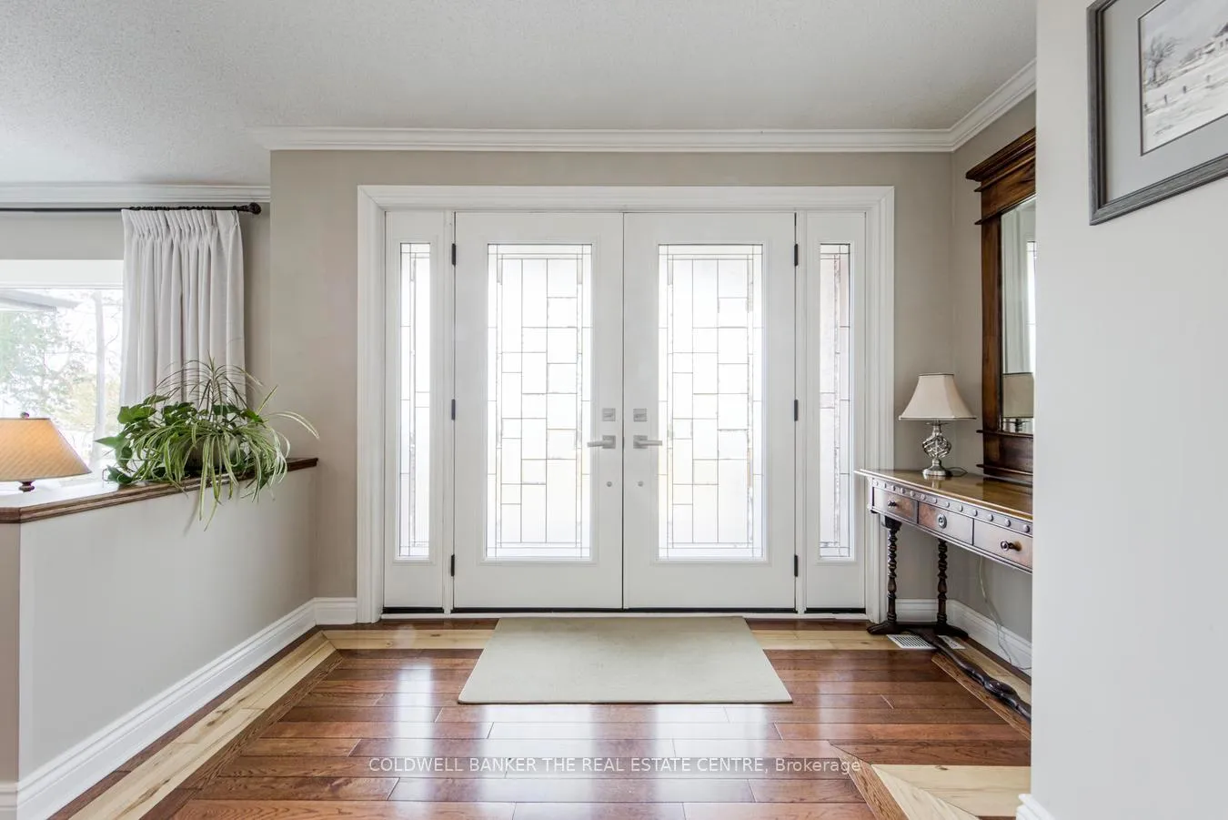 Photo 11 of 567 Lake Drive E, Georgina, Historic Lakeshore Communities — HOMEH