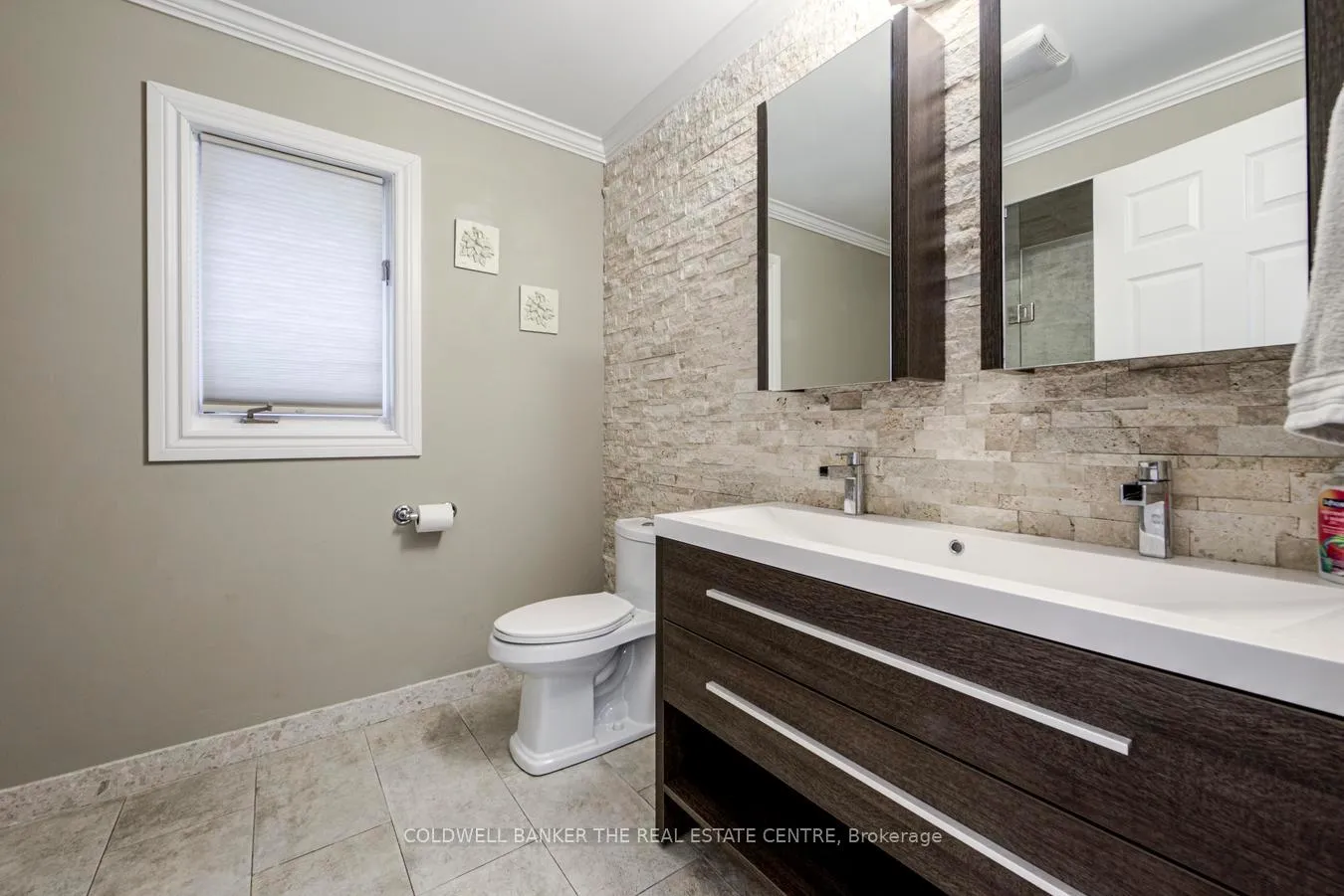 Photo 21 of 567 Lake Drive E, Georgina, Historic Lakeshore Communities — HOMEH