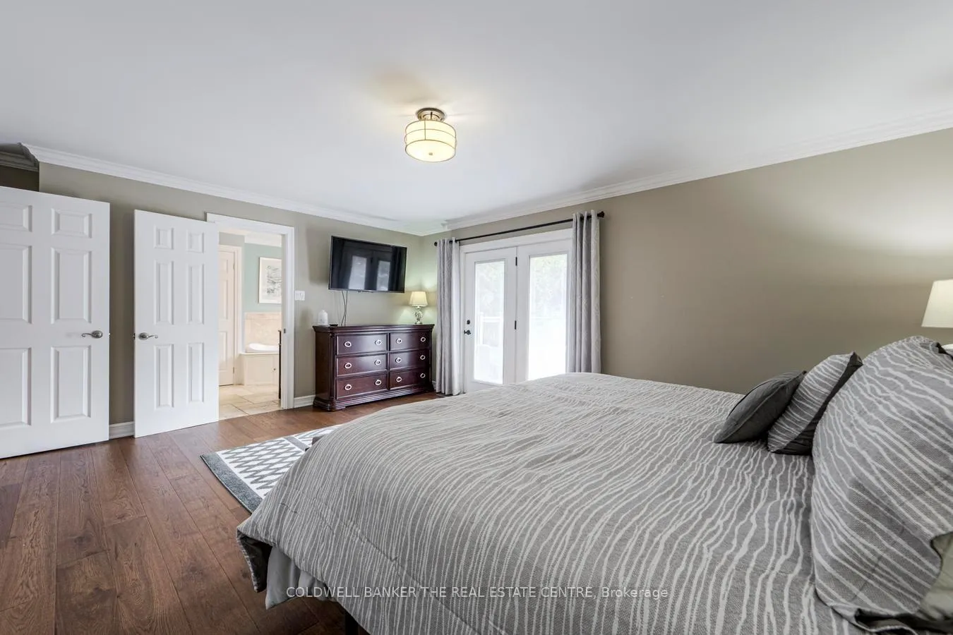 Photo 25 of 567 Lake Drive E, Georgina, Historic Lakeshore Communities — HOMEH