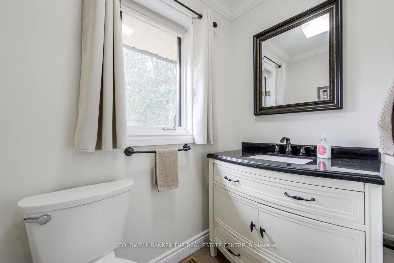 Photo 29 of 567 Lake Drive E, Georgina, Historic Lakeshore Communities — HOMEH