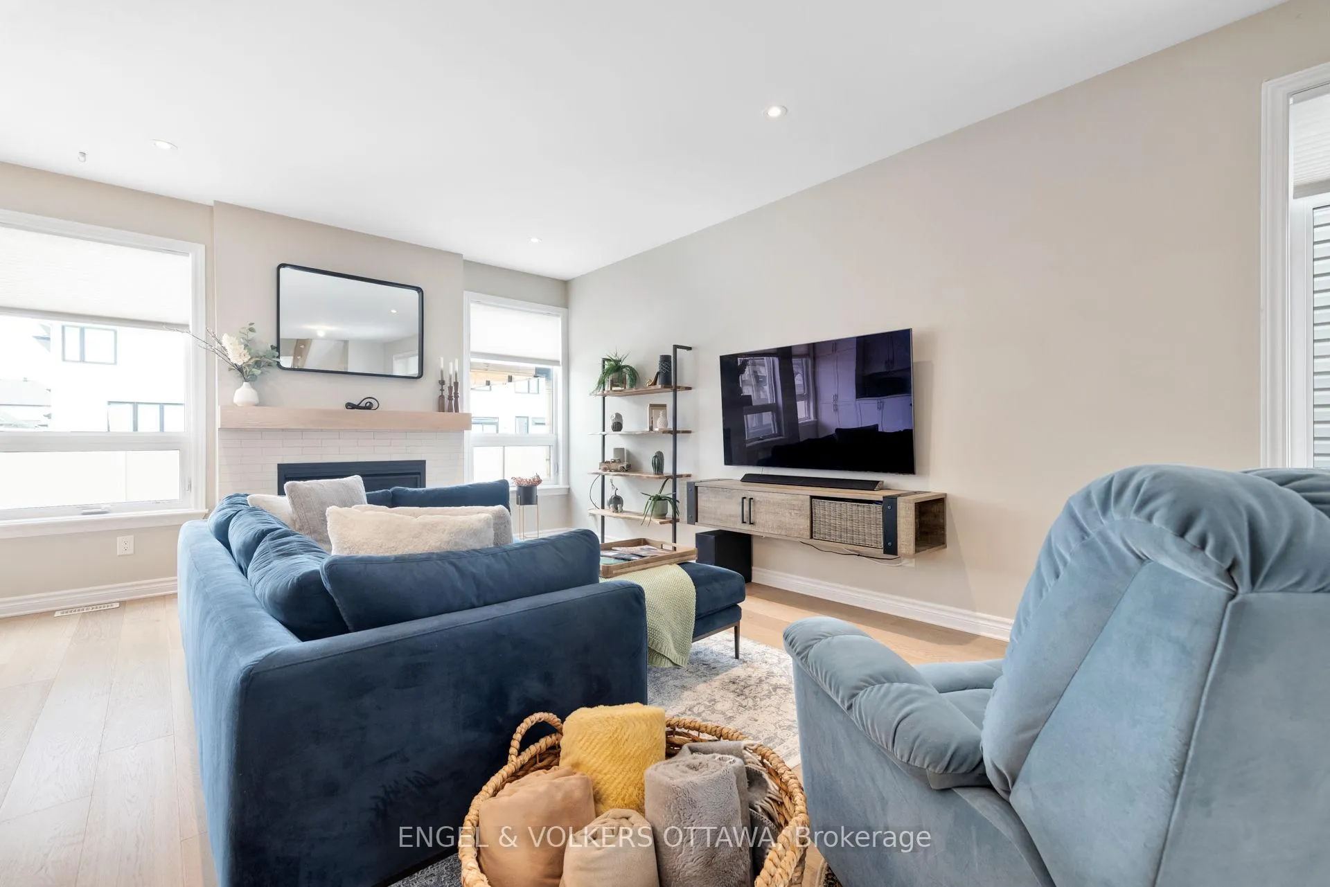 Photo 11 of 176 Balikun Heights, Ottawa, Kanata - Emerald Meadows/Trailwest — HOMEH