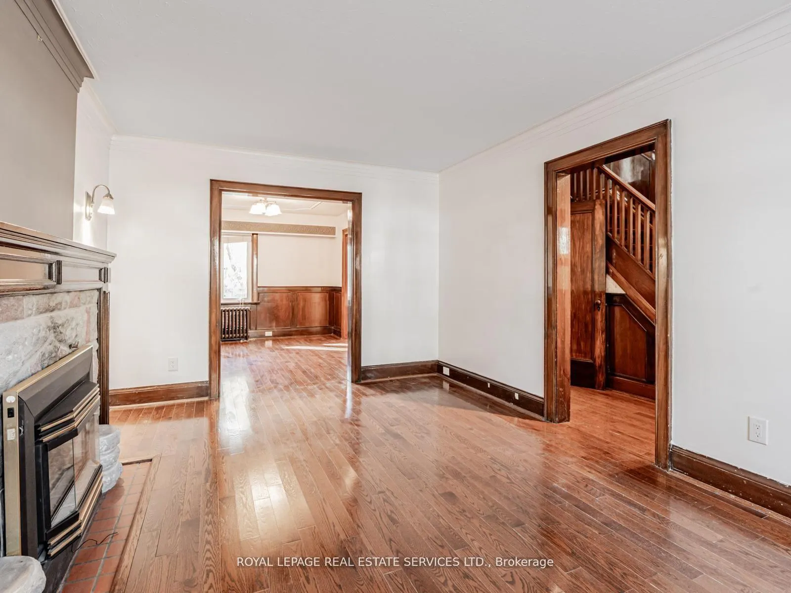 Photo 10 of 7 Duplex Crescent, Toronto, Yonge-Eglinton — HOMEH