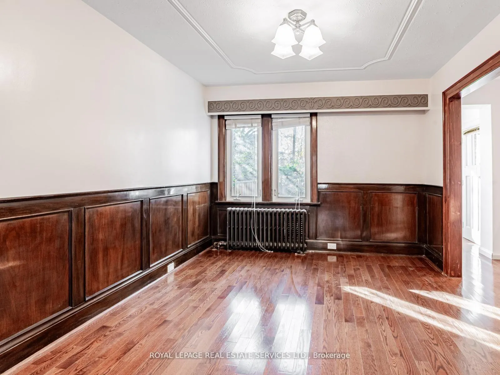 Photo 12 of 7 Duplex Crescent, Toronto, Yonge-Eglinton — HOMEH