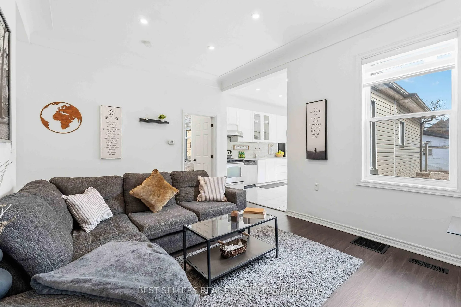 Photo 3 of 300 East Avenue N, Hamilton, Landsdale — HOMEH