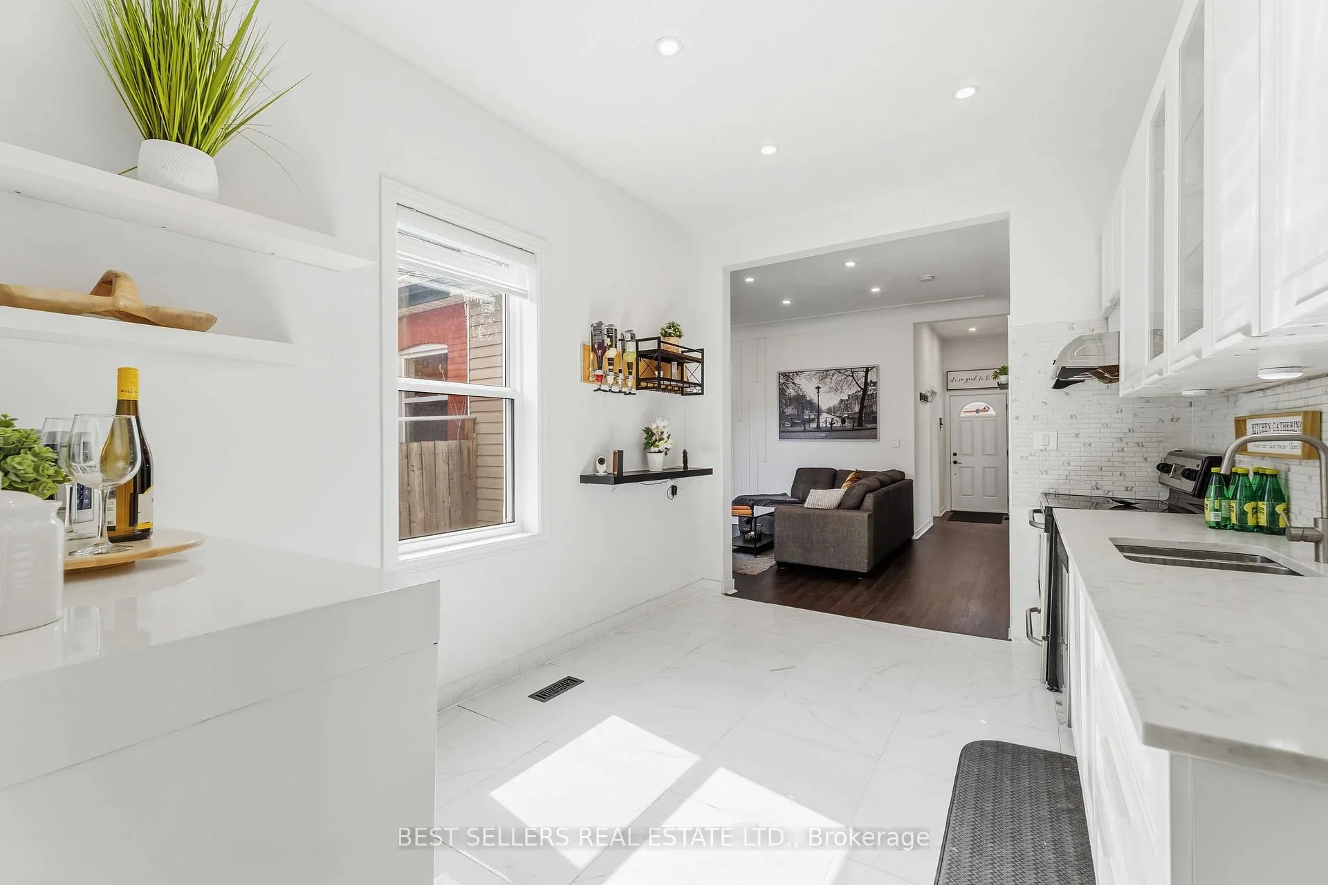 Photo 7 of 300 East Avenue N, Hamilton, Landsdale — HOMEH