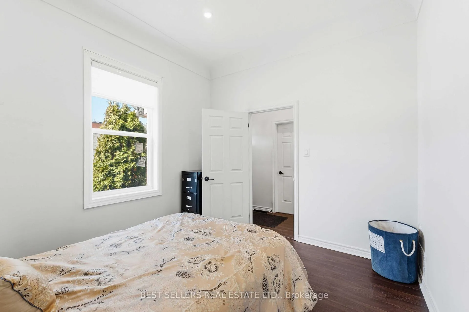 Photo 10 of 300 East Avenue N, Hamilton, Landsdale — HOMEH